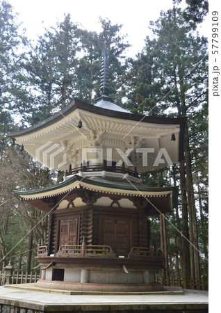 高野山･金剛峰寺の「六角経蔵(荒川経蔵)」（和歌山県伊都郡高野町高野山） 57799109