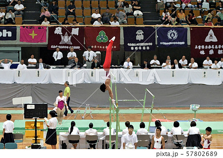 体操競技大会 鉄棒 体操競技大会 鉄棒 57802689
