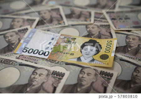 日本と韓国のお金　日韓経済　イメージ 57803810