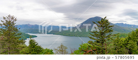奥日光 中禅寺湖と男体山 奥日光 中禅寺湖と男体山 57805695