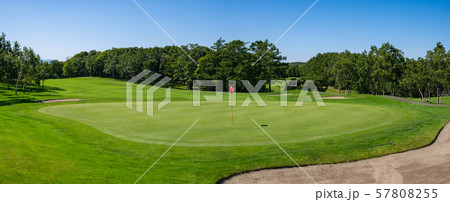 ゴルフ場 ゴルフコース パッティンググリーン 57808255
