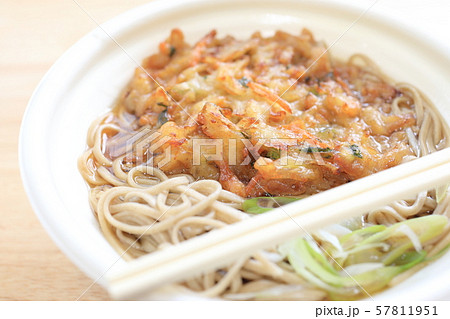 おいしい天ぷらそば 57811951