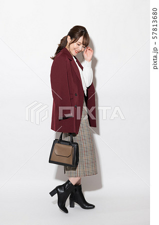 女性　ファッション　ポートレート 57813680