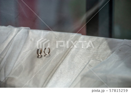 Wedding rings on the bridal veil Wedding rings on the bridal veil 57815259