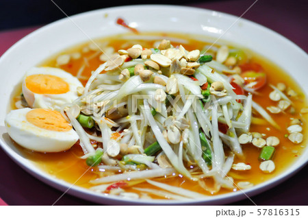 papaya salad, spicy or som tam 57816315