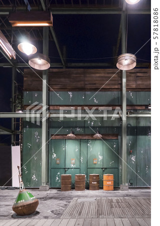 Night Scene  57818086