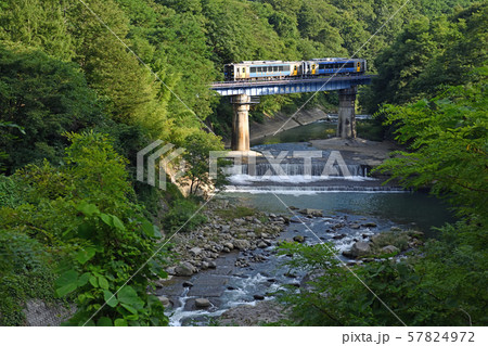 鉄道の旅　小海線　松原湖 57824972