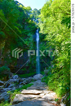 阿弥陀ケ滝　日本の滝百選 57828476