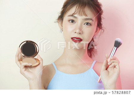 女性 ビューティー 背景カラー 女性 ビューティー 背景カラー 57828807