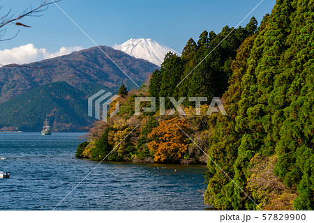 箱根関所からの富士山 57829900