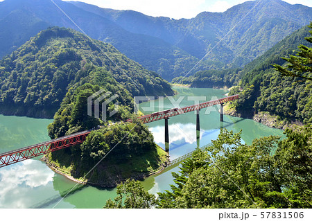 静岡県、大井川鉄道の奥大井湖上駅 静岡県、大井川鉄道の奥大井湖上駅 57831506