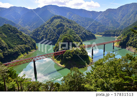 静岡県、大井川鉄道の奥大井湖上駅 静岡県、大井川鉄道の奥大井湖上駅 57831513