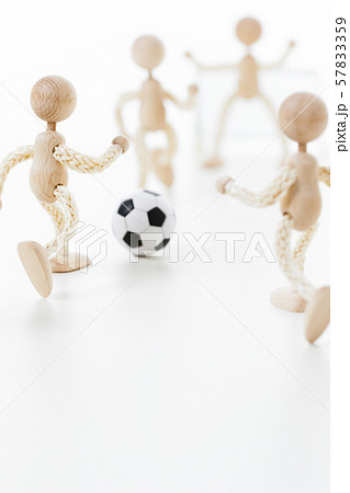 サッカー　スポーツ　フットボール　　サッカー選手 57833359