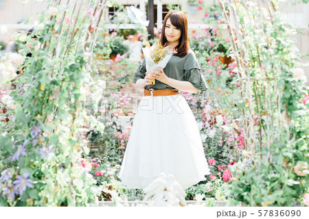 女性 ポートレート 女性 ポートレート 57836090