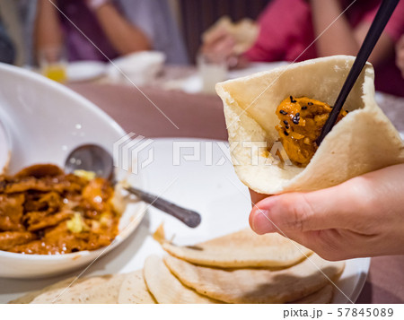 pocket bread with braised pork neck 57845089