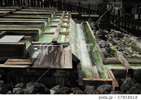 草津温泉湯畑 57858918