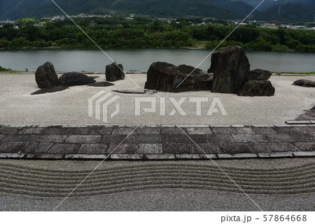 真言宗本楽寺の枯山水庭園 真言宗本楽寺の枯山水庭園 57864668