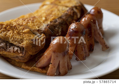 卵焼きとタコさんウインナー 57865714