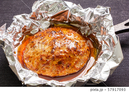ホイル包み焼きハンバーグ。 57917093