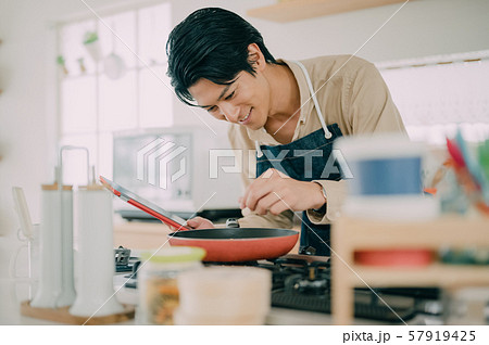 男性 ライフスタイル 料理 男性 ライフスタイル 料理 57919425