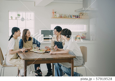 男女 ライフスタイル 食事 男女 ライフスタイル 食事 57919528