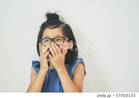 女の子 子供 ポートレート 女の子 子供 ポートレート 57920135