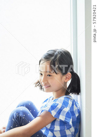 女の子 子供 ポートレート 女の子 子供 ポートレート 57920421