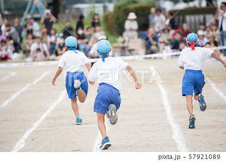 運動会の徒競走 57921089