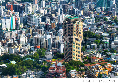 日本の東京都市景観　元麻布ヒルズフォレストタワーなどを望む 57921534
