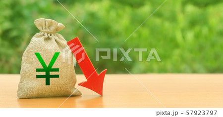 Money bag with Yen or yuan symbol and red arrow down. depreciation of the pound, economy fall and the breakdown of economic ties. Brexit. economic difficulties, departure of capital Falling wages Money bag with Yen or yuan symbol and red arrow down. depreciation of the pound, economy fall and the breakdown of economic ties. Brexit. economic difficulties, departure of capital Falling wages 57923797