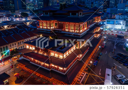 シンガポールの景色 中華街の仏牙寺龍華院 俯瞰の写真素材