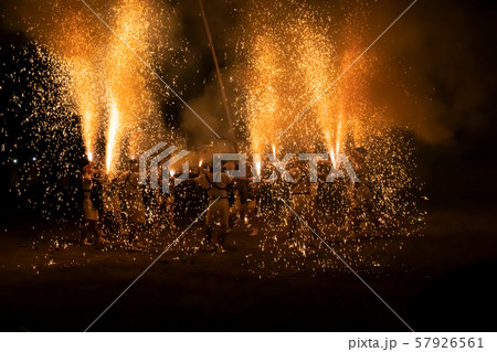 手筒花火 57926561