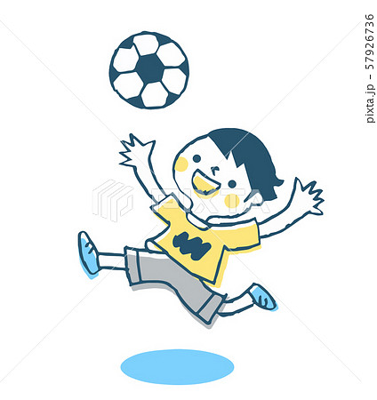 サッカーをする男の子 57926736