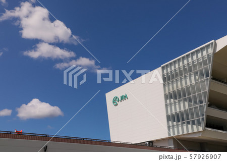 競馬場　札幌競馬場　JRA　青空　雲　競馬　施設　公共施設 57926907