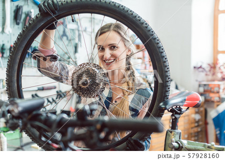 bike mechanic