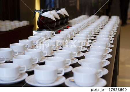Many white coffee cups or tea of empty 57928669