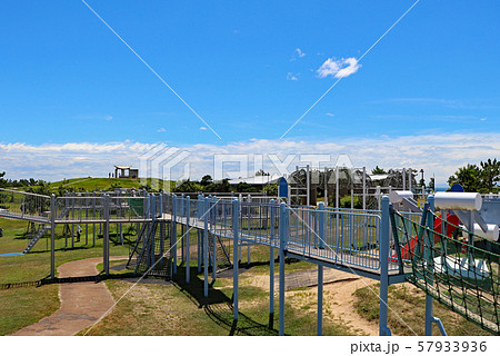 公園の大型遊具 公園の大型遊具 57933936