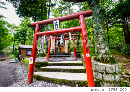 山梨県富士吉田市 新屋山神社 奥宮 山梨県富士吉田市 新屋山神社 奥宮 57934200