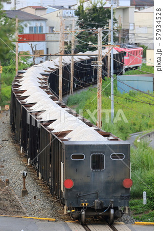 秩父鉄道デキ504鉱石貨物列車 57934528