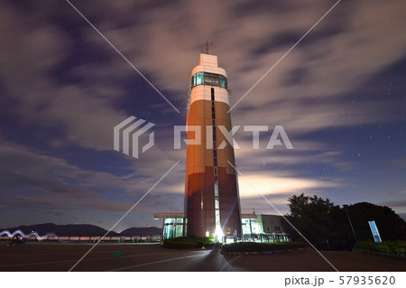 五老タワーと夜景 57935620