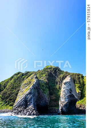 芥屋の大門　遊覧船からの眺め　【福岡県糸島市】 57935814