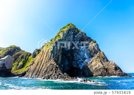 芥屋の大門　遊覧船からの眺め　【福岡県糸島市】 57935819