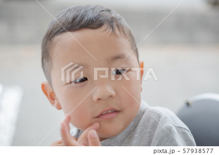 5 years old 57938577