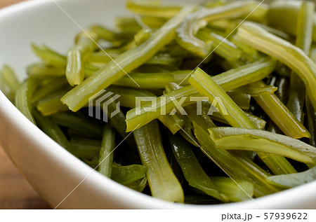 茎わかめ 57939622