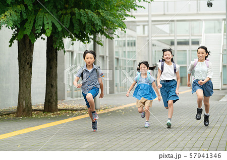 小学生 学校 スクールライフイメージ 小学生 学校 スクールライフイメージ 57941346