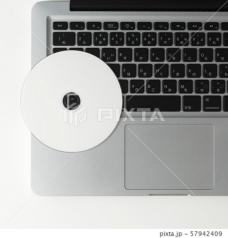 パソコンとCD-R 57942409