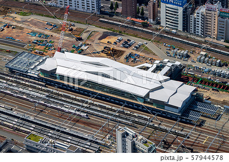 建設中の高輪ゲートウェイ駅の空撮 57944578