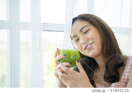 女性　健康　ヘルシー 57945110