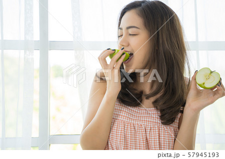 女性　健康　ヘルシー 57945193