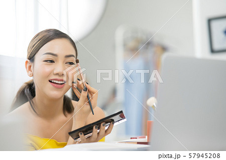 女性 メイクアップ練習 女性 メイクアップ練習 57945208